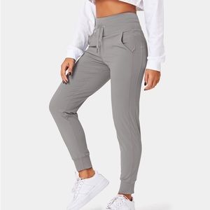 NWT Halara Cloudful Joggers